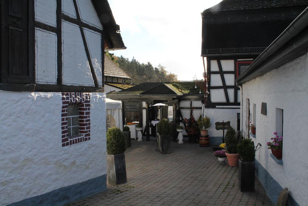 Hotel-Restaurant Walkmuehle Usingen Exterior photo
