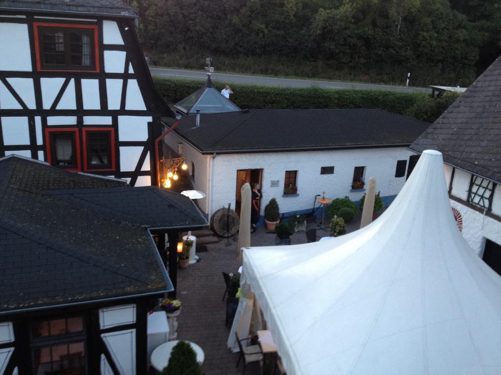 Hotel-Restaurant Walkmuehle Usingen Exterior photo